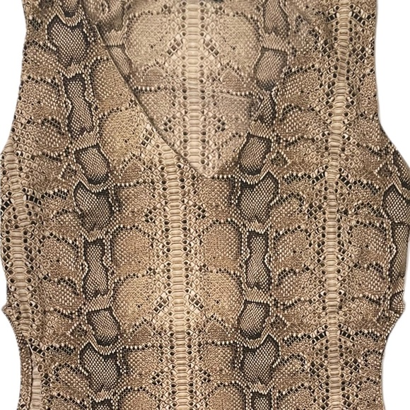 BLVD Snake Print Bodysuit V-neck With Waist Cutout Snap Closure Size Medium - Picture 3 of 7